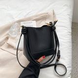 Fashionable Large Capacity Simple One Shoulder Crossbody Bag Retro Texture Bucket Bag Women's Bag - V.I.P Digital Presence
