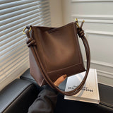 Fashionable Large Capacity Simple One Shoulder Crossbody Bag Retro Texture Bucket Bag Women's Bag - V.I.P Digital Presence