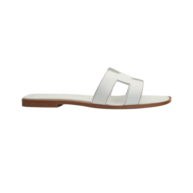 Flat bottomed beach sandals are fashionable casual lightweight and can be worn as a single drag - V.I.P Digital Presence