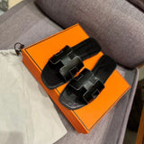 Flat bottomed beach sandals are fashionable casual lightweight and can be worn as a single drag - V.I.P Digital Presence