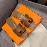 Flat bottomed beach sandals are fashionable casual lightweight and can be worn as a single drag - V.I.P Digital Presence