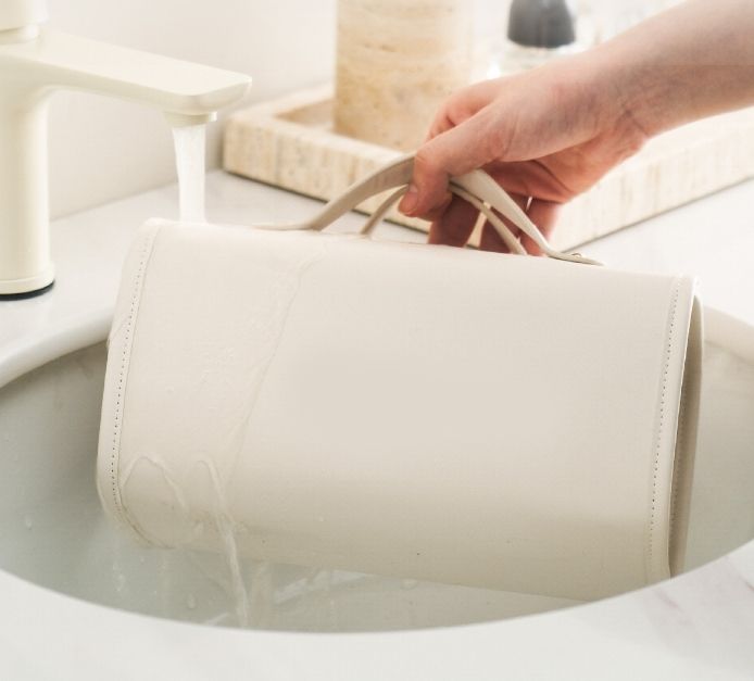 Folding makeup bag large capacity portable handbag travel makeup bag storage bag waterproof toiletries bag - V.I.P Digital Presence