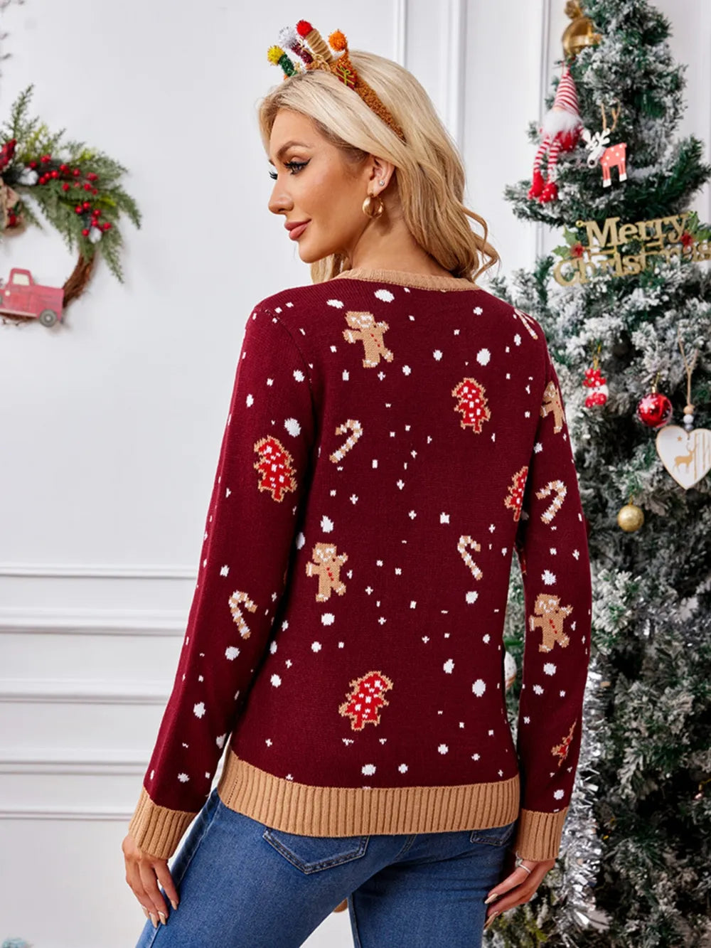 Gingerbread man pattern long sleeved pullover sweater - V.I.P Digital Presence