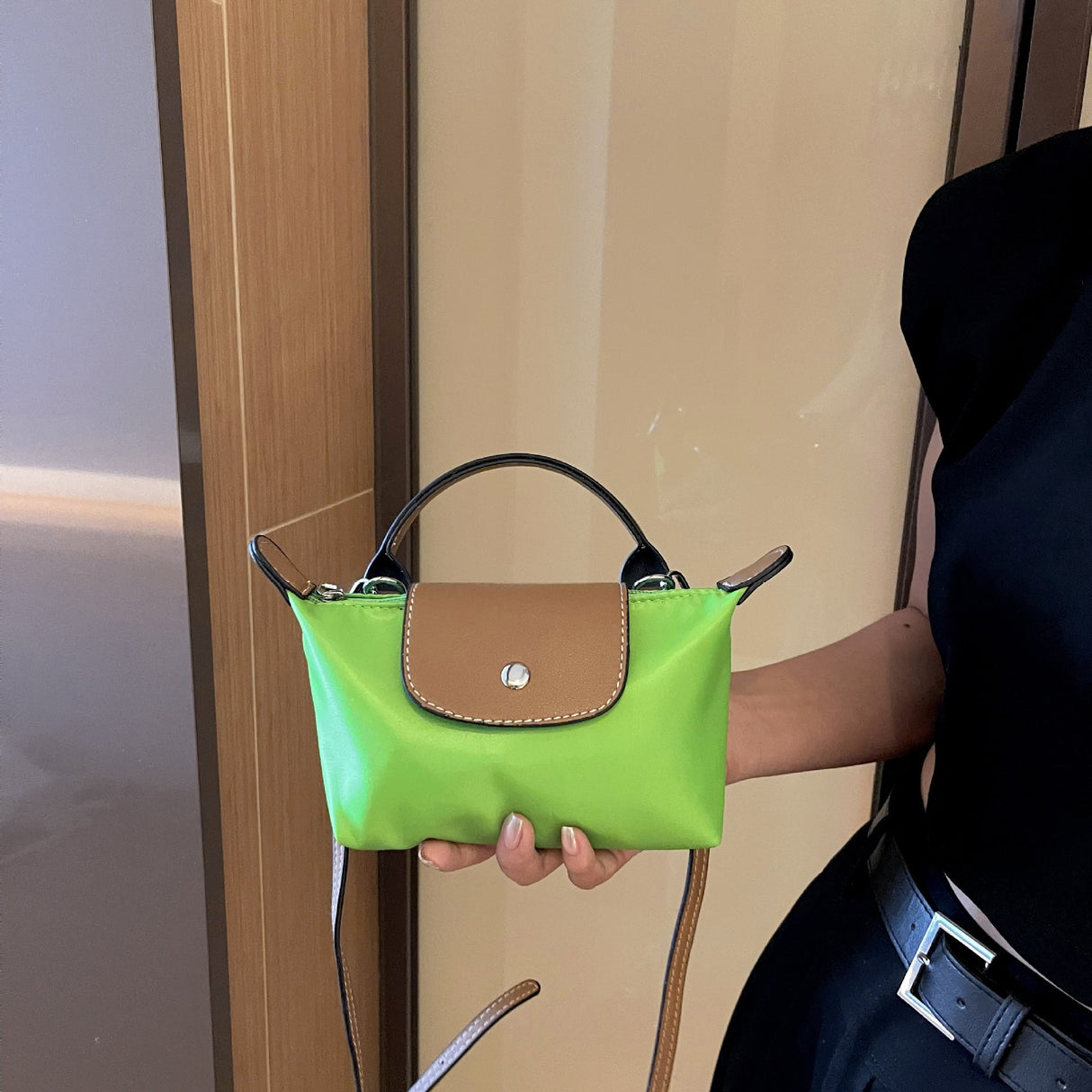 Retro fashion versatile women's bag, shoulder crossed, carrying high-end nylon dumpling bag - V.I.P Digital Presence