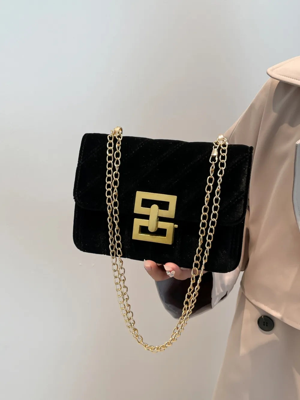 Solid Color Chain Shoulder Bag - V.I.P Digital Presence