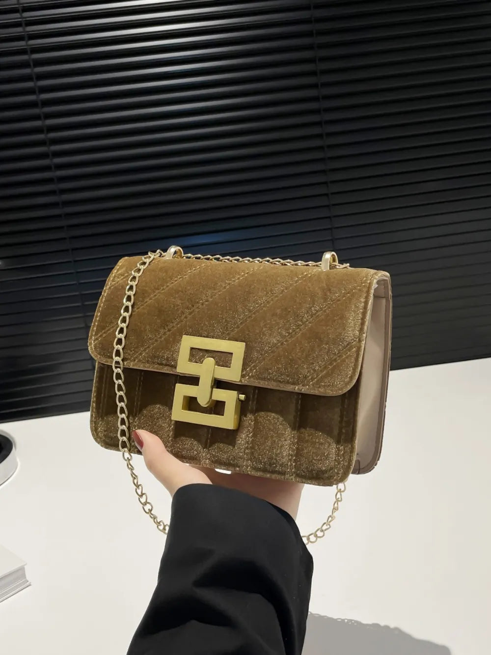 Solid Color Chain Shoulder Bag - V.I.P Digital Presence