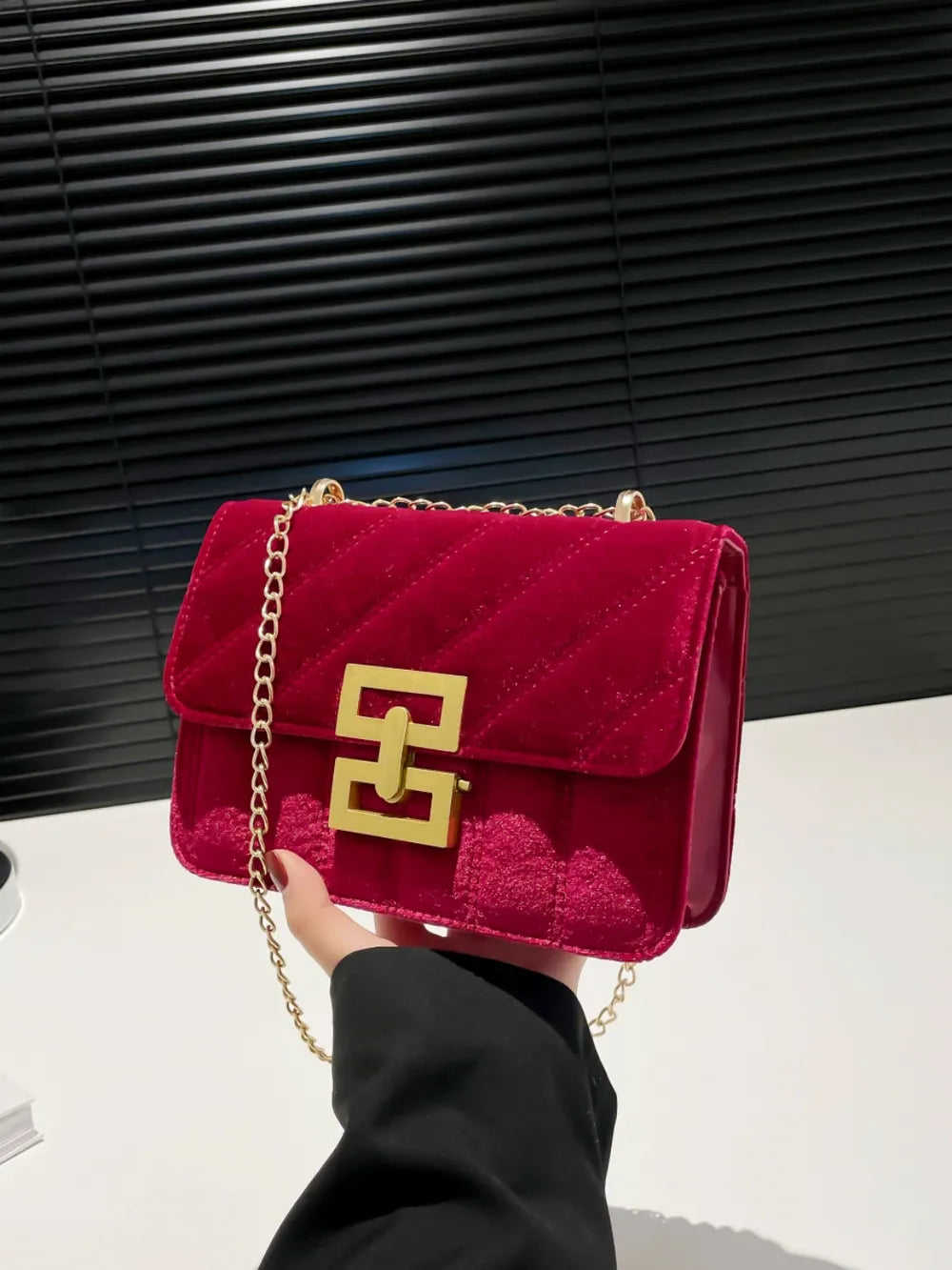 Solid Color Chain Shoulder Bag - V.I.P Digital Presence