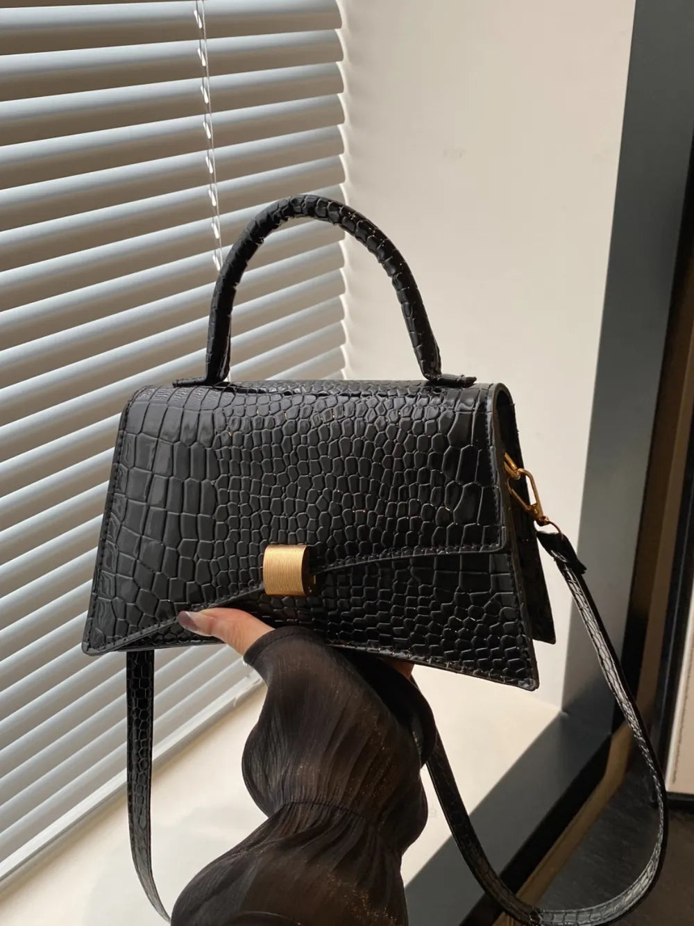 Solid Color PU Leather Handbag - V.I.P Digital Presence