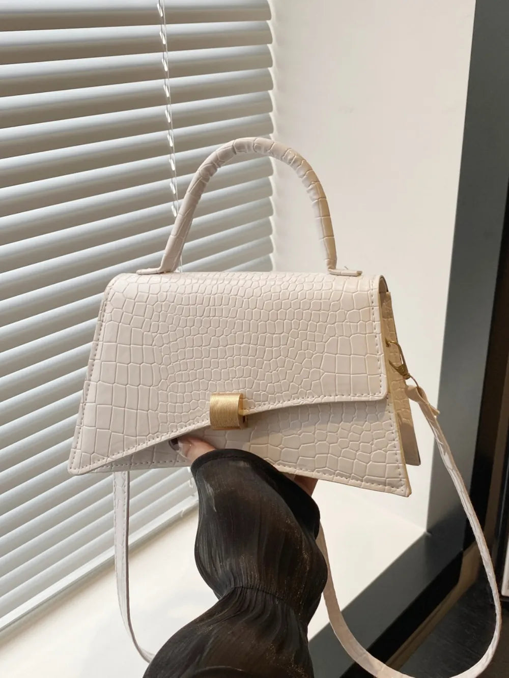 Solid Color PU Leather Handbag - V.I.P Digital Presence