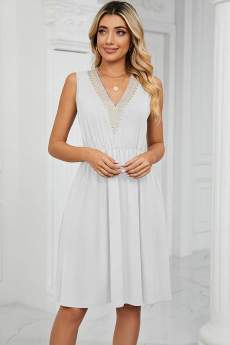 Solid color V-neck lace patchwork sleeveless pocket waist cinching dress - V.I.P Digital Presence