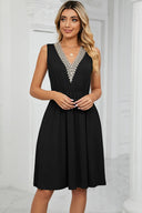 Solid color V-neck lace patchwork sleeveless pocket waist cinching dress - V.I.P Digital Presence