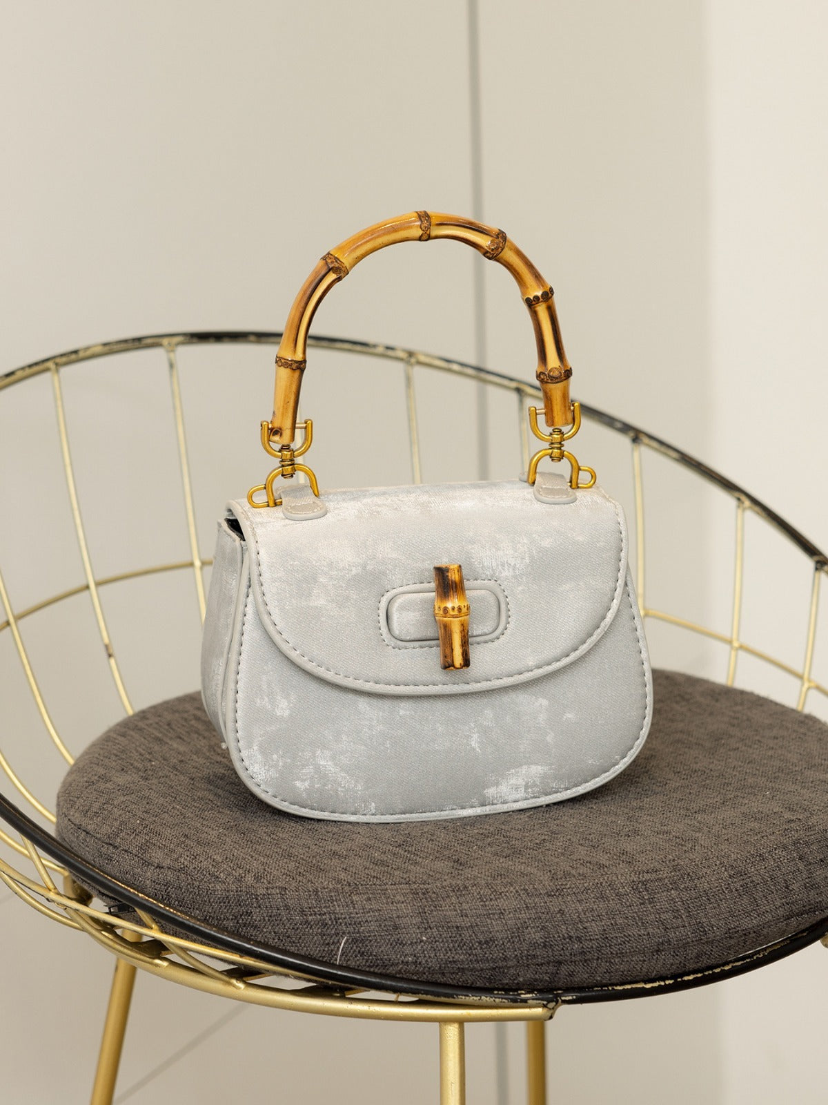 Western style bamboo joint handbag versatile commuting bag single shoulder crossbody saddle bag - V.I.P Digital Presence